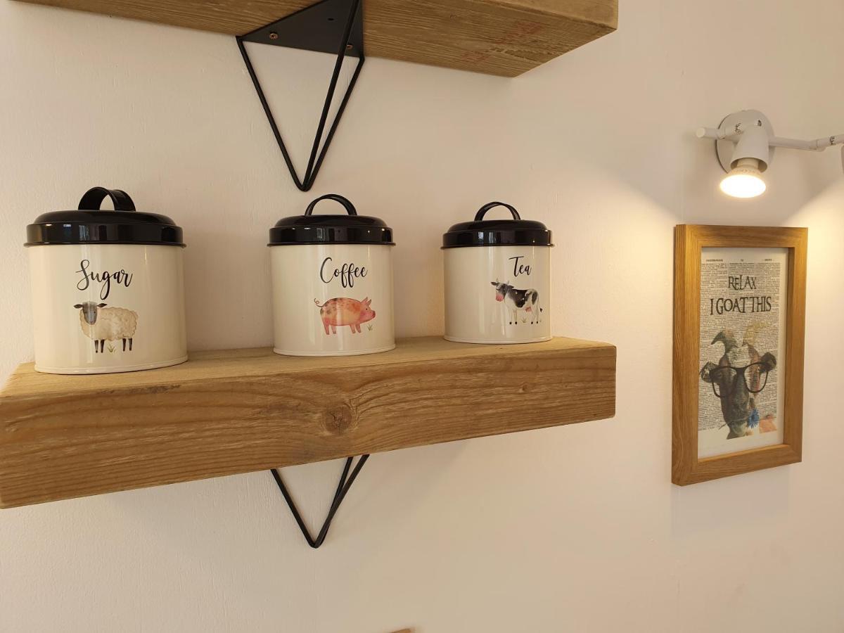 Dartmoor Reach Alpaca Farm Heated Cabins 5 Mins Drive To Dartmoor Bovey Tracey Extérieur photo